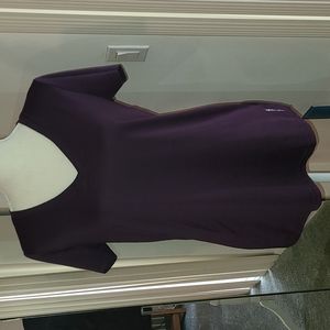 EUC Reebok vneck tee